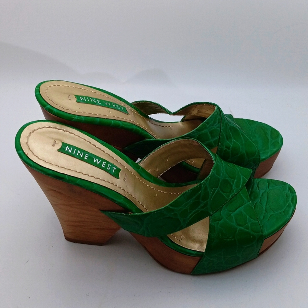 NINE  WEST VIBRANT GREEN WEDGE HEELS - Picture 3 of 6